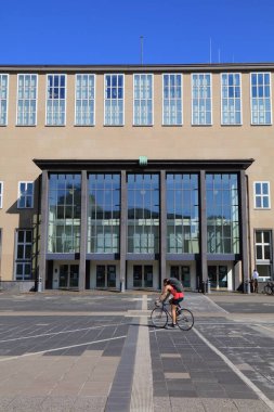COLOGNE, Almanya - 21 Eylül 2020: Köln Üniversitesi ana binası, Almanya. 1388 yılında kurulan üniversite, Avrupa 'nın en eski eğitim kurumlarından biridir..
