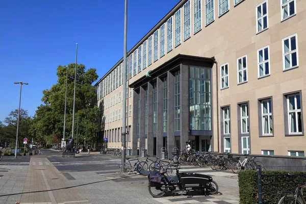 2020 대학교의 1388 설립되었으며 유럽에서 기관중 하나이다 — 스톡 사진