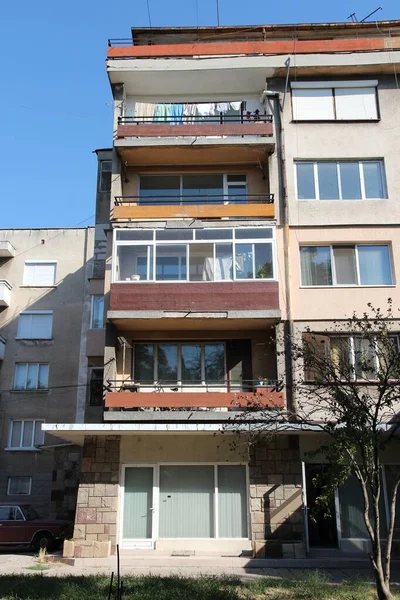 Vidin City Bulgarije Oud Betonnen Flatgebouw Verdunde Residentiële Architectuur — Stockfoto