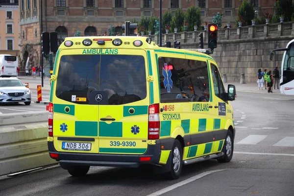 Estocolmo Suecia Agosto 2018 Vehículo Ambulancia Mercedes Benz Sprinter Estocolmo — Foto de Stock