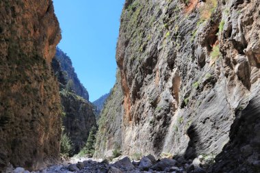 Girit turistik merkezleri. Lefka Ori dağlarında Samaria Gorge yürüyüş parkurunda. Yunanistan 'daki Girit Adası.