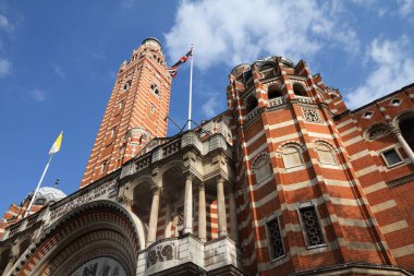 Londra 'daki Westminster Katedrali. Katolik kilisesi tuğladan yapılma. Londra 'nın simgesi.