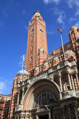 Londra 'daki Westminster Katedrali. Katolik kilisesi tuğladan yapılma. Londra 'nın simgesi.