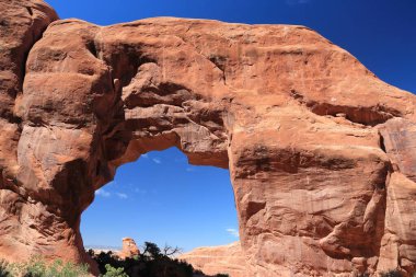 Utah manzarası. Arches Ulusal Parkı. Çam Yayı. Amerikan doğası.
