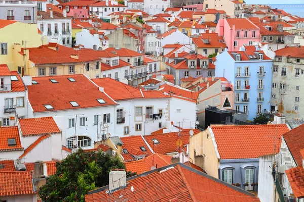 Λισαβόνα Πολύχρωμη Θέα Της Πόλης Επαρχιακή Αρχιτεκτονική Alfama Στη Λισαβόνα — Φωτογραφία Αρχείου