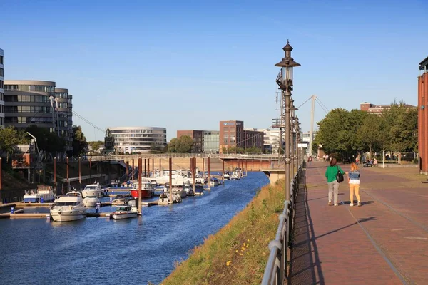 Duisburg Alemania Septiembre 2020 Gente Visita Puerto Interior Innenhafen Duisburg —  Fotos de Stock