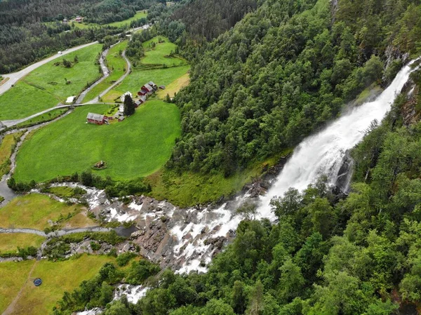 Nádherné Místo Norsku Vodopád Tvindefossen Skulestadmu Norsku Letecký Pohled Drone — Stock fotografie