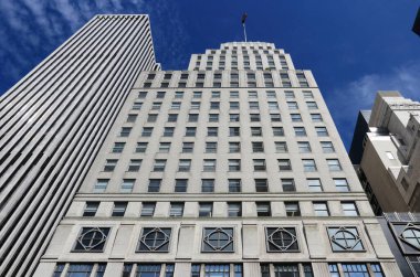 NEW YORK, ABD - 2 Temmuz 2013: 745 Beşinci Cadde Binası, New York. Bina Squibb Binası olarak biliniyordu ve alt katlarda Bergdorf Goodman mağazası vardı..