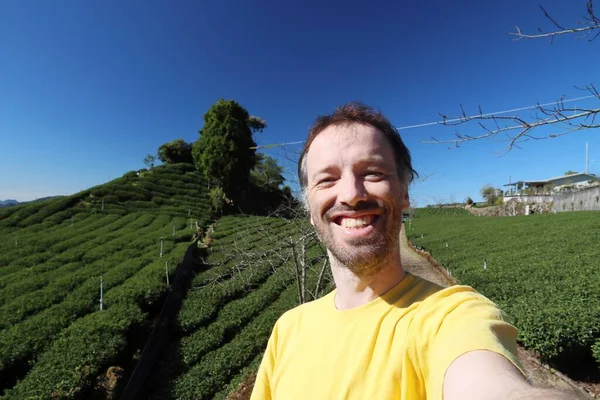 Utazó Szelfi Tajvani Teaföldeken Hillside Tea Ültetvények Shizhuo Alishan Hegyek — Stock Fotó