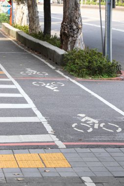 Taipei, Tayvan 'da bisiklet yolu. Ulaşım altyapısı. Bisiklet geçişi.