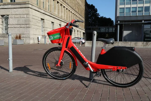 Dusseldorf Alemanha Setembro 2020 Aluguel Bicicletas Elétricas Cal Estacionadas Centro — Fotografia de Stock