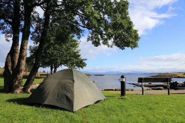 Norwegen Zeltplatz Mit Kleinem Zelt Rennesoy Insel Outdoor Urlaub Kreis — Stockfoto