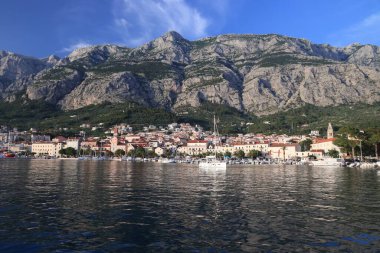 Makarska, Hırvatistan. Dalmaçya 'da bir tatil köyü. Makarska Riviera.