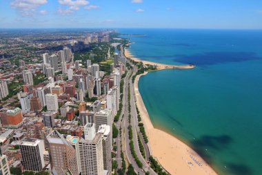 Gold Coast, Lincoln Park, Lakeview ve Boystown ile Chicago şehir manzarası.