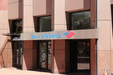 BOSTON, ABD - 9 Haziran 2013: Boston 'daki Bank of America şubesi. Bank of America, ABD 'deki en büyük ikinci bankadır..