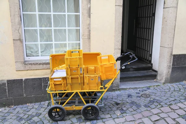 Cologne Duitsland September 2020 Postbezorger Van Deutsche Post Keulen Deutsche — Stockfoto