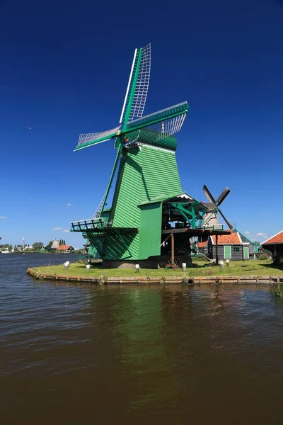 Väderkvarn Nederländerna Gammal Industriarkitektur Landsbygden Zaanse Schans Zaandam — Stockfoto