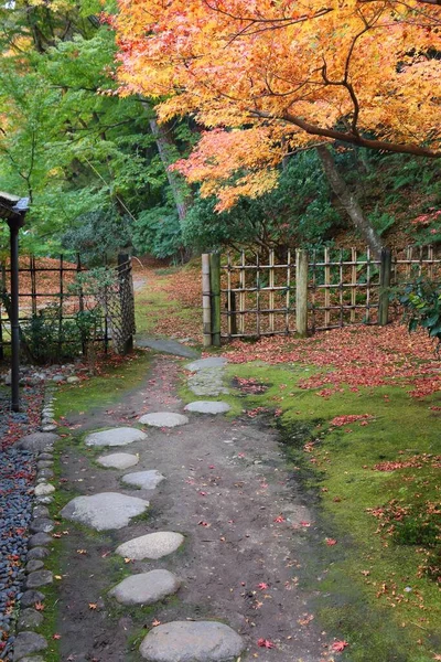 奈良の日本庭園 奈良県吉見園の紅葉 — ストック写真