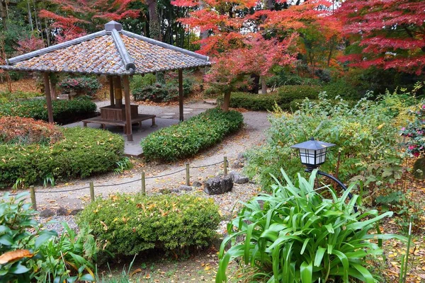 奈良の日本庭園 奈良県吉見園の紅葉 — ストック写真