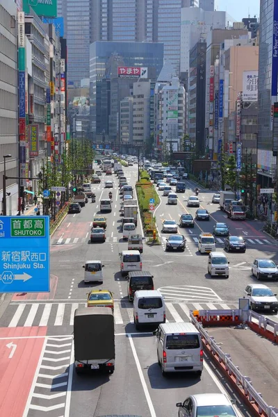Tokyo Japonya Mayıs 2012 Tokyo Shinjuku Bölgesinde Insanlar Araba Kullanıyor — Stok fotoğraf