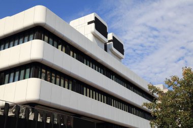 DORTMUND, GERMANY - 16 Eylül 2020: Almanya 'nın Dortmund kentindeki Tıp ve Sağlık Merkezi' nin Modern Mimarisi. Dortmund Almanya 'nın Ruhr bölgesindeki en büyük şehirdir..