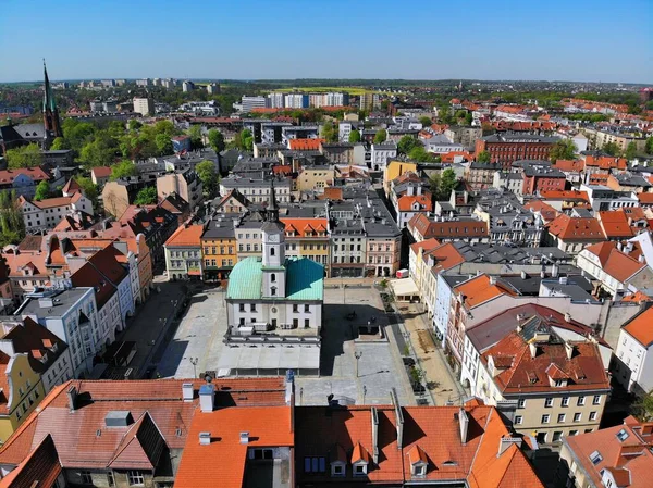 波兰Gliwice市 Gliwice市政厅位于主要城市广场 Rynek 无人机视图 — 图库照片