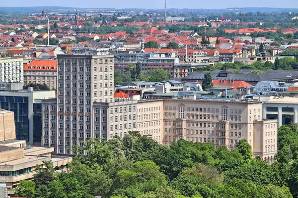 莱比锡 2018年5月9日 德国莱比锡市欧罗巴豪斯现代主义摩天大楼 Leipziger Stadtwerke是当地的公用事业供电 天然气和供暖公司 — 图库照片