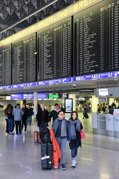 Frankfurt Duitsland December 2016 Passagiers Bezoeken Terminal Van Frankfurt International — Stockfoto