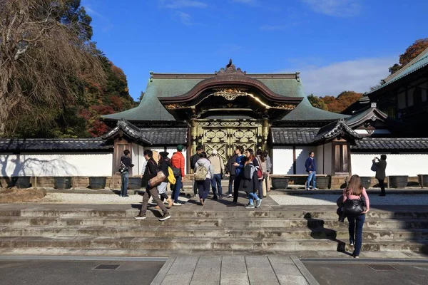 Kamakura Japan December 2016 Turister Besöker Karamonporten Till Kenchoji Temple — Stockfoto