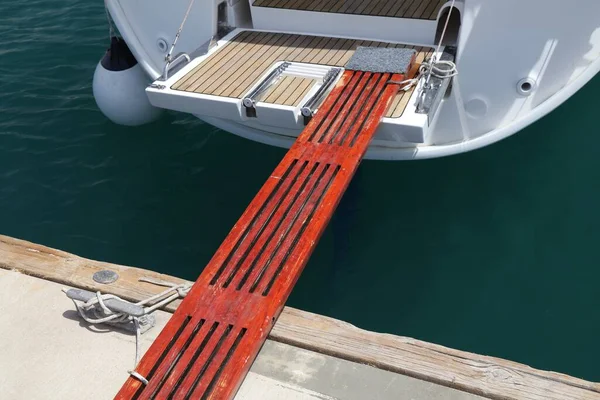 Segeln Dubrovnik Kroatien Holzplanke Passerelle Heck Des Bootes Einem Yachthafen — Stockfoto