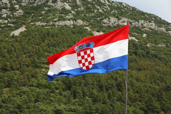 Hırvatistan Bayrağı Rüzgarda Savruldu Hırvat Ulusal Renkleri — Stok fotoğraf