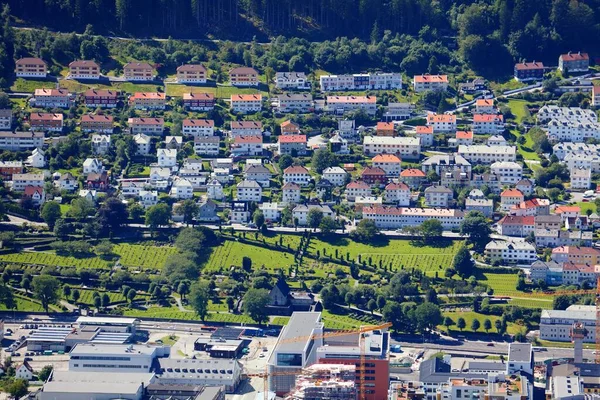 ノルウェーのベルゲン市 ベルゲンの住宅街と墓地 Solheim — ストック写真