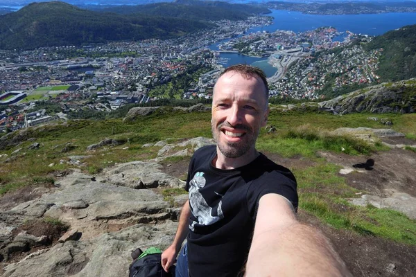 Selfie Turístico Noruega Zona Senderismo Sendero Montaña Ulriken Por Encima —  Fotos de Stock