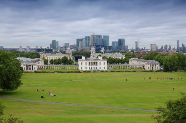 Londra ufuk çizgisi - İngiltere 'nin başkenti. Londra 'daki Canary Wharf ve Greenwich. UNESCO Dünya Mirası Alanı.