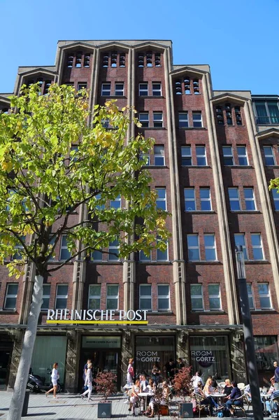 Dusseldorf Německo Září 2020 Lidé Chodí Kolem Sídla Deníku Rheinische — Stock fotografie