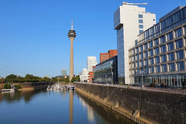 Dusseldorf Germany Сентября 2020 Люди Посещают Район Хафен Дюссельдорфе Германия — стоковое фото