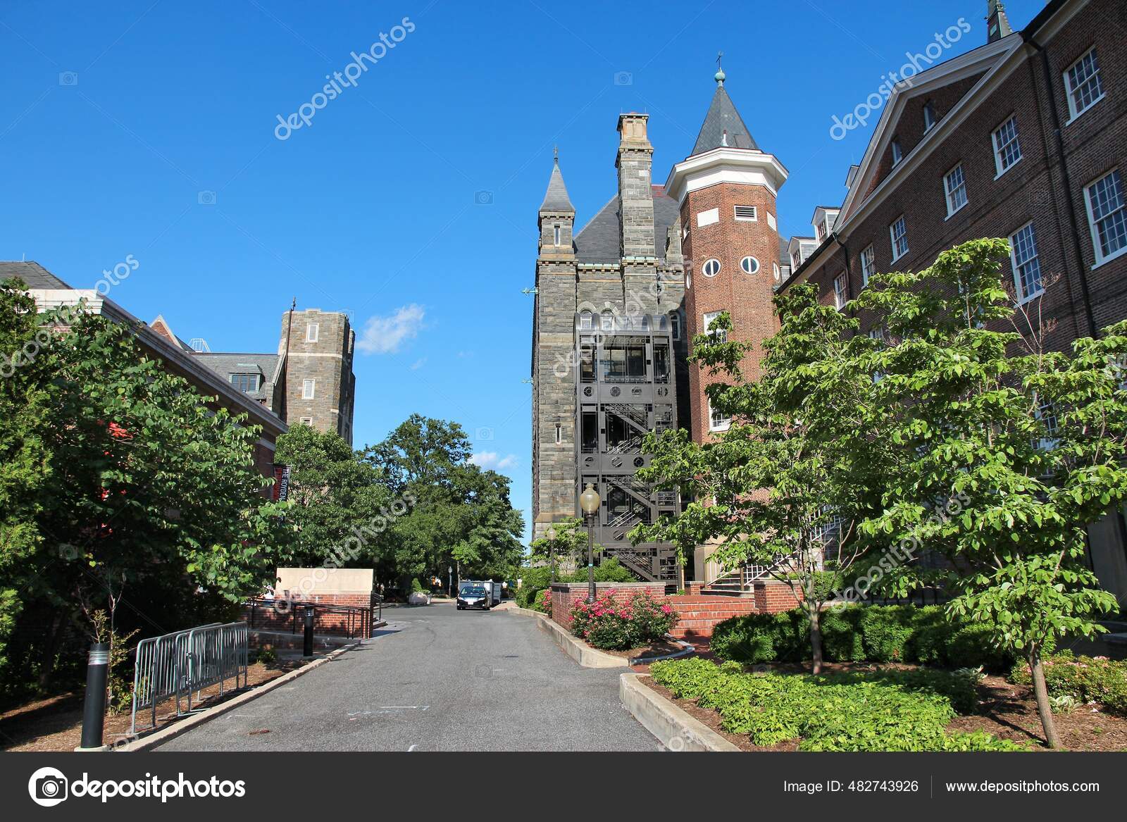 워싱턴 조지타운 대학교 캠퍼스의 역사적 건축물 이로운 — 스톡 사진 © tupungato #482743926