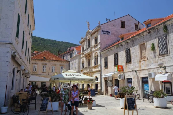 Vis Croacia Junio 2021 Gente Visita Casco Antiguo Vis Croacia —  Fotos de Stock