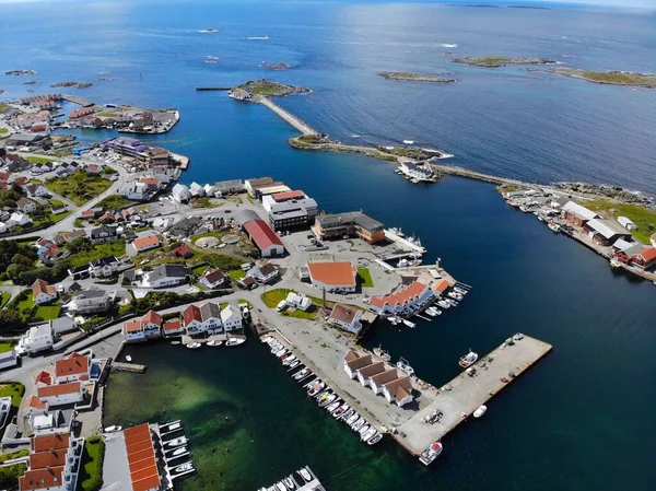 Noruega Karmoy Vista Drone Ilha Akrehamn Porto Cidade Vista Aérea — Fotografia de Stock