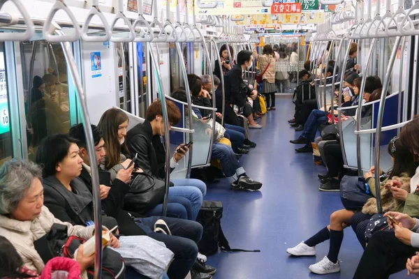 Tokyo Japonya Aralik 2016 Tokyo Bir Metroya Binen Yolcular Milyardan — Stok fotoğraf