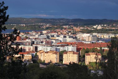 İsveç 'te Vattern Gölü' yle Jonkoping kasabası. Jonkoping, İsveç.