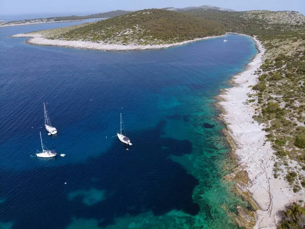 Isla Zirje Croacia Cala Paradise Con Yates Vela Drone Vista —  Fotos de Stock