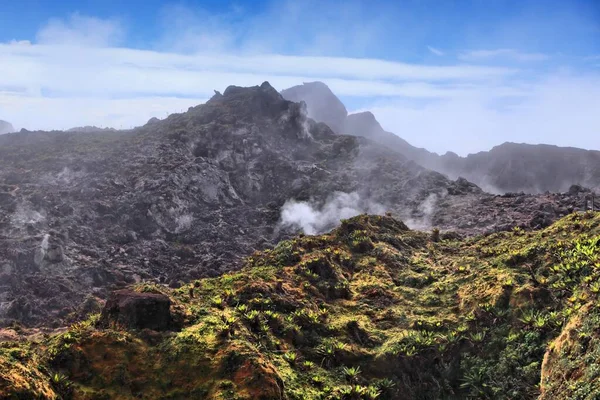 Ηφαίστειο Soufriere Στη Γουαδελούπη Φυσικό Ενεργό Ηφαίστειο Ορόσημο — Φωτογραφία Αρχείου
