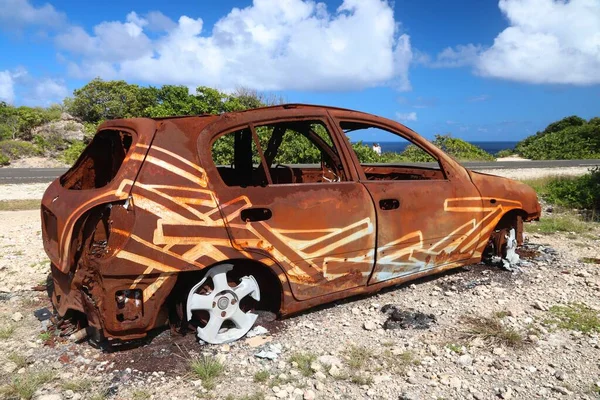 Guadeloupe Frankreich Dezember 2019 Ausgebranntes Autowrack Straßenrand Guadeloupe Frankreich Sind — Stockfoto