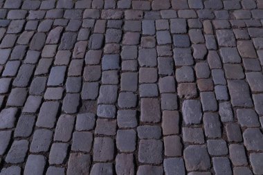 Almanya 'da gece parke taşı caddesi. Avrupa 'nın kaldırım taşı. Stone Staved Caddesi. Almanya Nuremberg Ortaçağ Şehri.