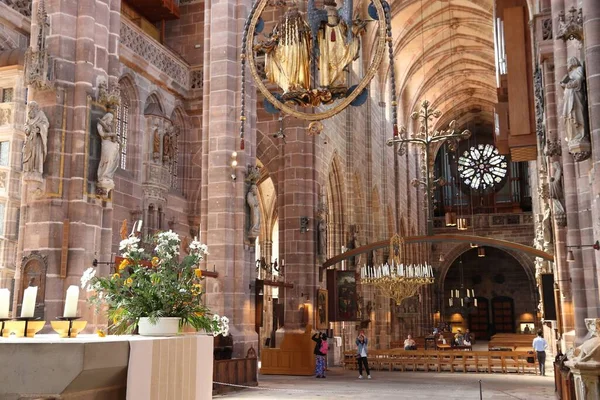 Nuremberg Alemanha Maio 2018 Pessoas Visitam Lorenz Kirche Igreja São — Fotografia de Stock