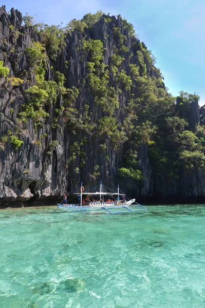 Palawan Philippines December 2017 People Ride Outrigger Bangka Boat Island — Stock Photo, Image