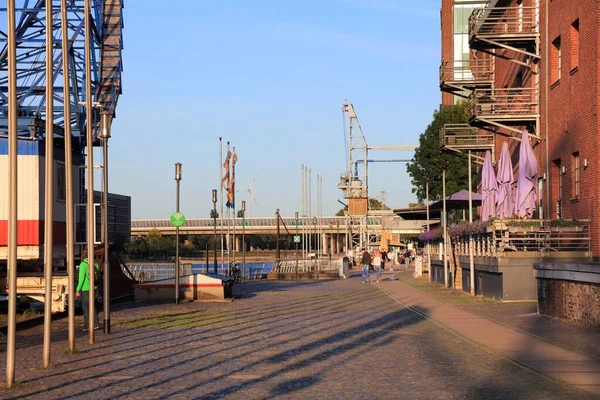 Duisburg Germany September 2020 Люди Відвідують Внутрішню Гавань Innenhafen Дуйсбурзі — стокове фото