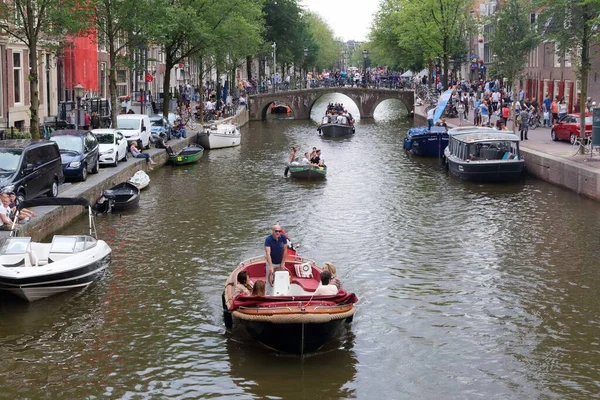 Amsterdam Niederlande Juli 2017 Menschen Besuchen Das Rotlichtviertel Amsterdam Niederlande — Stockfoto