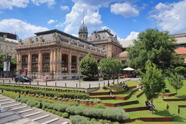 Budapest Ungarisch Juni 2014 Die Leute Besuchen Den Nyugati Bahnhof — Stockfoto